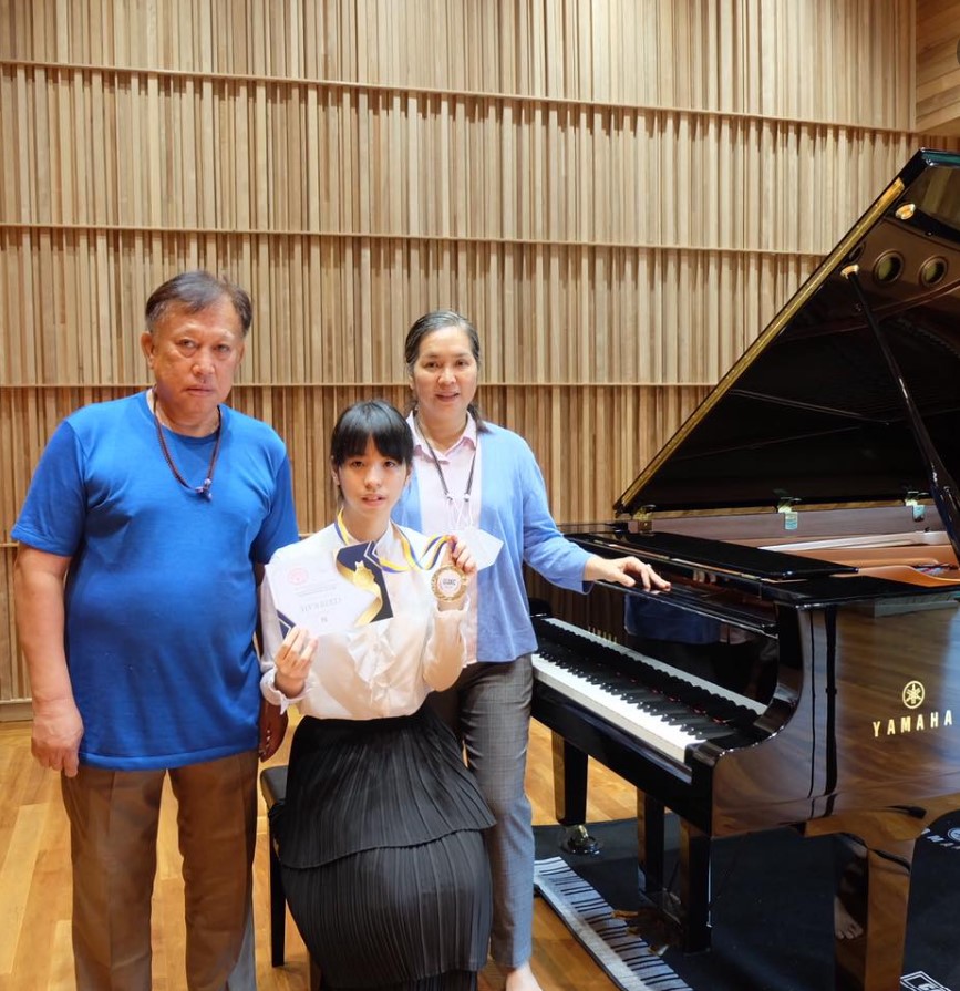Grade 11 student won Silver Prize: Piano Open Age
