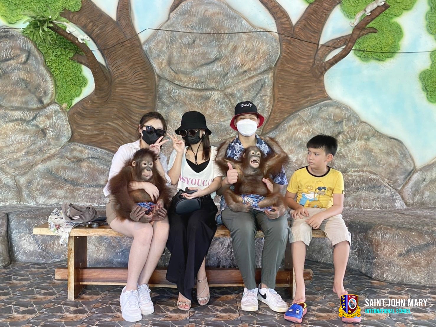 Dorm field trip to Sri Ayutthaya Lion Park