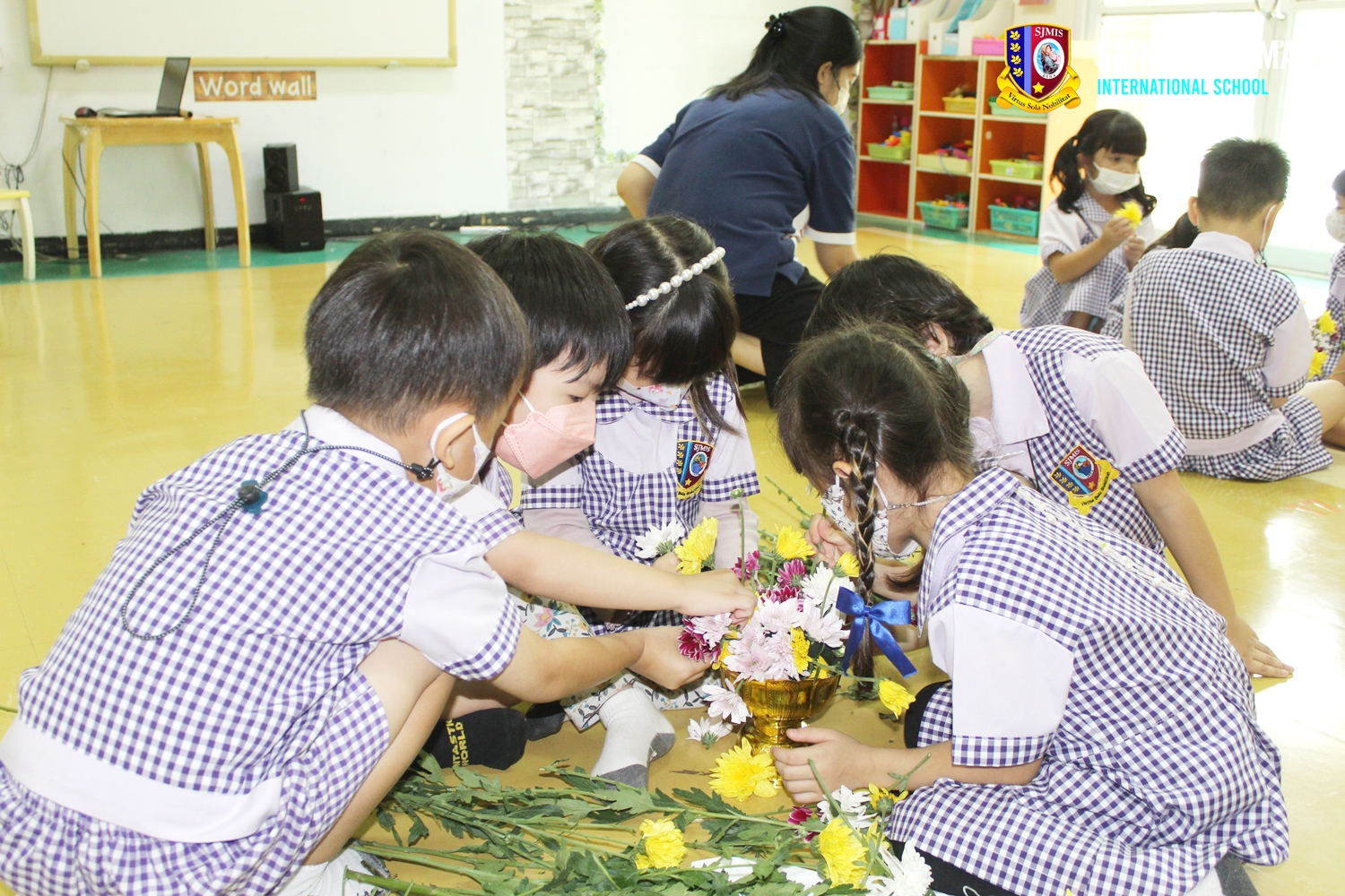 Handmade Pedestal Flower Bouquets