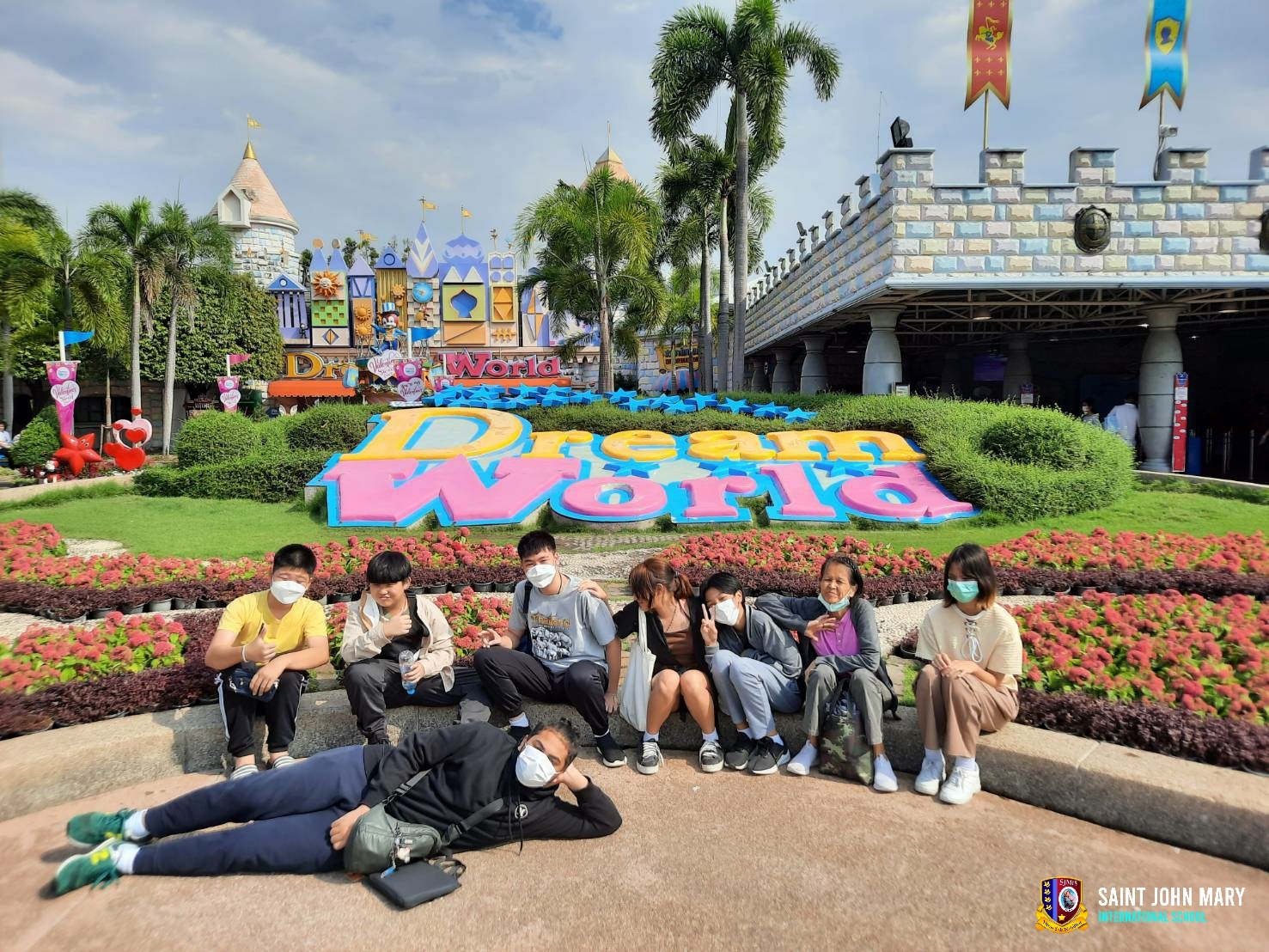 Weekend trip to Dream World (Boarding)