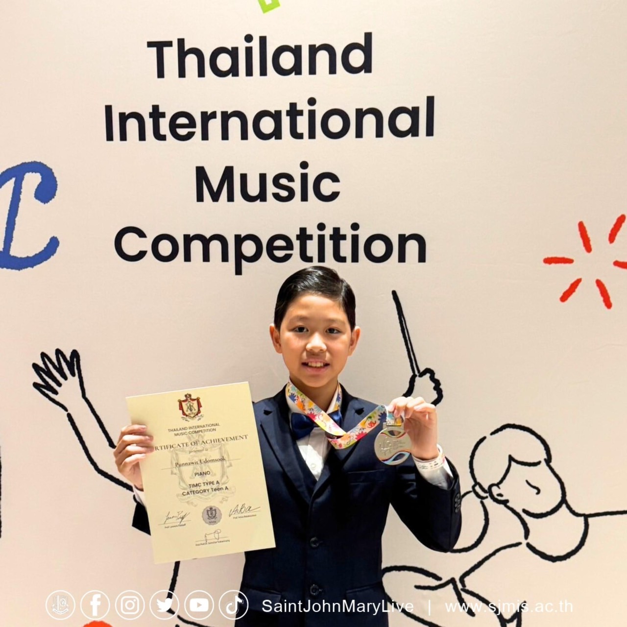 Keen G.6 winning the silver medal in the Piano Category, Teen A,